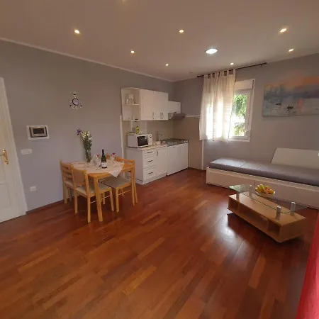 In With Balcony, Air Conditioning, W-lan, Washing Machine 5116-2 Apartment